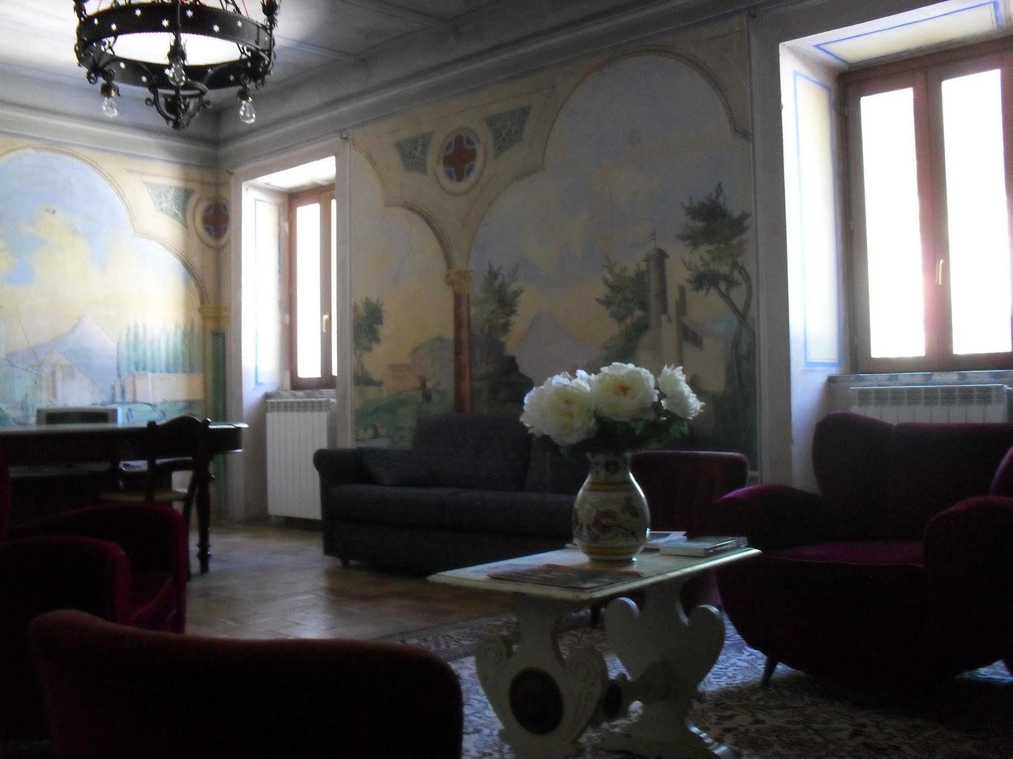 Апартаменти Residenza Del Marchese Gualdo Cattaneo Екстер'єр фото